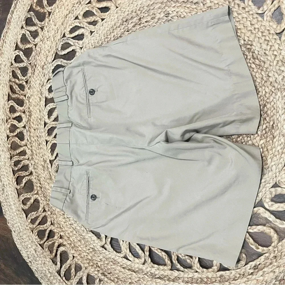 Men’s Pendleton chino khaki shorts size 33